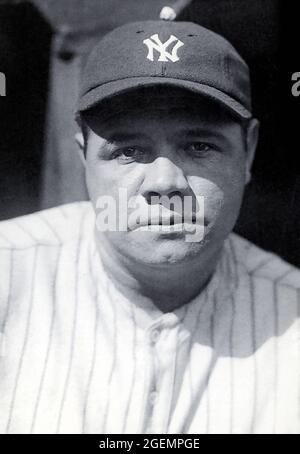 Baseball by BSmile on X: Baseball legends Babe Ruth & Lou Gehrig shake  hands at New York #Yankees spring training camp in Florida! #MLB #History   / X