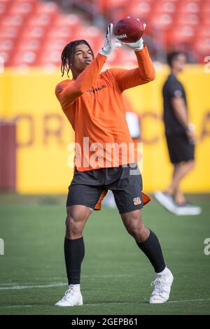 Baltimore Ravens cornerback Marlon Humphrey warms up before an NFL wild-card  playoff football game against the Cincinnati Bengals in Cincinnati, Sunday,  Jan. 15, 2023. (AP Photo/Darron Cummings Stock Photo - Alamy