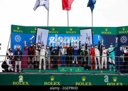 Le Mans, France. 21st Aug, 2021. Family picture on the podium during the 2021 Porsche Sprint Challenge on the Circuit des 24 Heures du Mans, from August 18 to 21, 2021 in Le Mans, France - Photo Joao Filipe / DPPI Credit: DPPI Media/Alamy Live News Stock Photo