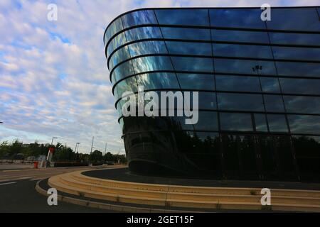 Moderne Architektur in den Ausstellungshallen im Messezentrum Nürnberg, Franken, Bayern, Deutschland. Erbaut von Zaha Hadid Stock Photo