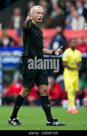 LONDON, UK. AUGUST 21ST Referee point during the Premier League match between Crystal Palace and Brentford at Selhurst Park, London on Saturday 21st August 2021. (Credit: Federico Maranesi | MI News) Credit: MI News & Sport /Alamy Live News Stock Photo