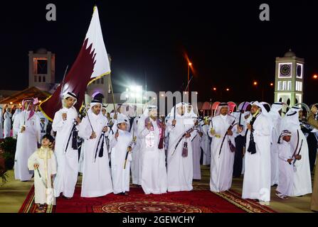 Qatar Traditional Instruments Arabic traditional musician - QATAR Stock Photo - Alamy