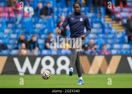 LONDON, UK. AUGUST 21ST Crystal Palace warms up during the Premier League match between Crystal Palace and Brentford at Selhurst Park, London on Saturday 21st August 2021. (Credit: Federico Maranesi | MI News) Credit: MI News & Sport /Alamy Live News Stock Photo