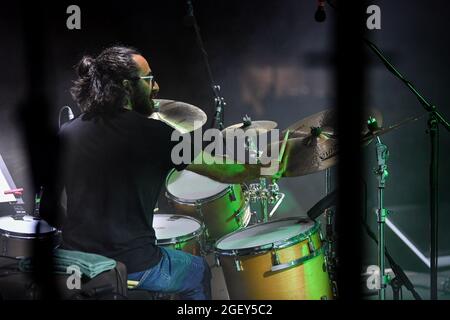 Riola Sardo, Italia. 21st Aug, 2021. Cristiano Micalizzi durante Max Gazze - La Matematica dei Rami Tour, Concerto cantante italiano in Riola Sardo, Italia, 21 agosto 2021 Credit: Independent Photo Agency/Alamy Live News Stock Photo