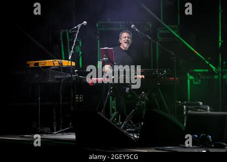 Riola Sardo, Italia. 21st Aug, 2021. Clemente Ferrari durante Max Gazze - La Matematica dei Rami Tour, Concerto cantante italiano in Riola Sardo, Italia, 21 agosto 2021 Credit: Independent Photo Agency/Alamy Live News Stock Photo