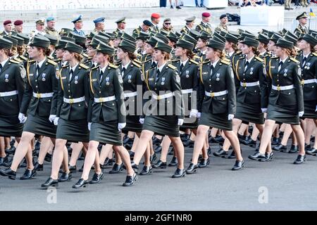 Kyiv, Ukraine. 22nd Aug, 2021. KYIV, UKRAINE - AUGUST 22, 2021: Ukrainian armed forces units participate in a rehearsal of military parade on occasion of the Independence Day at Khreschatyk Street in Kyiv (Photo by Aleksandr Gusev/Pacific Press) Credit: Pacific Press Media Production Corp./Alamy Live News