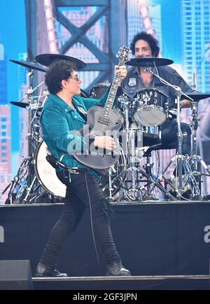 Guitarist Neil Schon of Journey performs onstage during We Love NYC: The Homecoming Concert Produced by NYC, Clive Davis, and Live Nation on August 21, 2021 in New York City. (Photo by John Atashian) Stock Photo