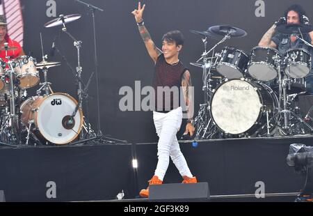 Arnel Pineda of Journey performs during a concert Saturday Aug. 6, 2022, at  the Pro Football Hall of Fame in Canton, Ohio. (AP Photo/David Dermer Stock  Photo - Alamy