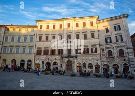 Italy, Province of Perugia, Perugia, Piazza IV Novembre square at dusk Stock Photo