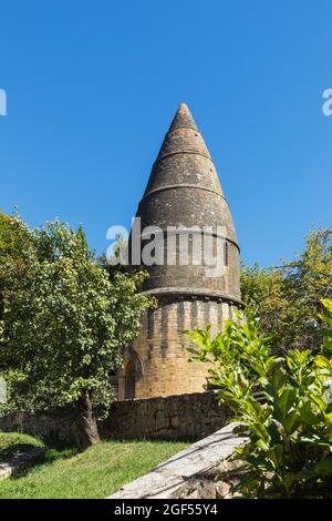 France, Dordogne, Sarlat-la-Caneda, Lantern of Dead tower in summer Stock Photo
