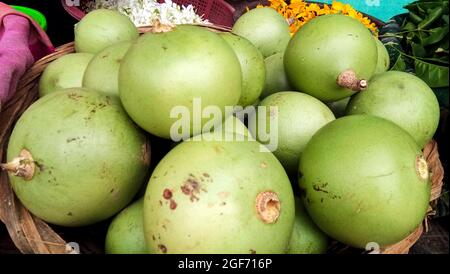 stone apple,wood apple raw fruit Stock Photo - Alamy