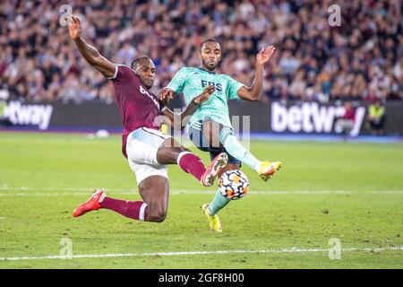 LONDON, ENGLAND - AUGUST 23: Michail Antonio of West Ham scoring he’s 2nd goal during the Premier League match between West Ham United  and  Leicester Stock Photo