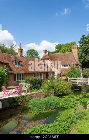 Wooden bridge over River Pang, Bradfield, Berkshire, England, United Kingdom Stock Photo