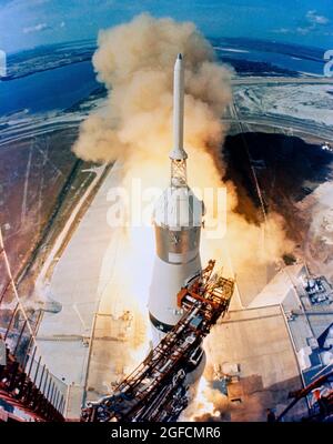 liftoff of Apollo 11. The huge, 363-ft.-tall Apollo 11 (Spacecraft 107 ...