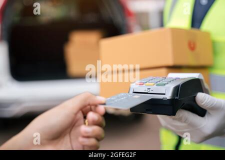 Credit card machine hi-res stock photography and images - Alamy