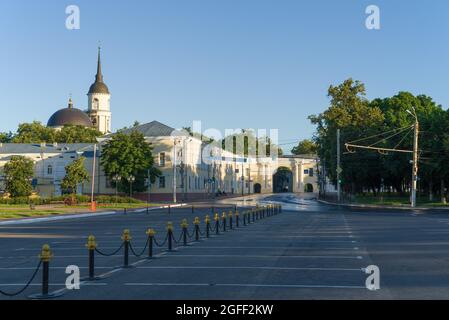 KALUGA, RUSSIA - JULY 07, 2021: Sunny cloudless morning on the Stary Torg square Stock Photo