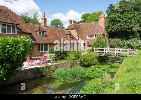 Wooden bridge over River Pang, Bradfield, Berkshire, England, United Kingdom Stock Photo