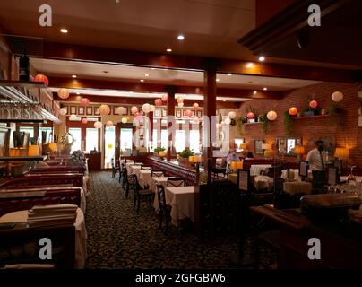 Los Angeles, California, USA 4th August 2020 A general view of atmosphere  IHOP outdoor dining on August 4, 2020 in Los Angeles, California, USA.  Photo by Barry King/Alamy Stock Photo Stock Photo - Alamy