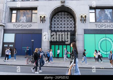 Oxford Circus London UK. 25th August 2021. TOPSHOP flagship