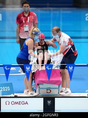 Great Britain's Suzanna Hext during the Women's 100m Freestyle S5 Heat 2 during the Swimming at the Tokyo Aquatics Centre on the second day of the Tokyo 2020 Paralympic Games in Japan. Picture date: Thursday August 26, 2021. Stock Photo