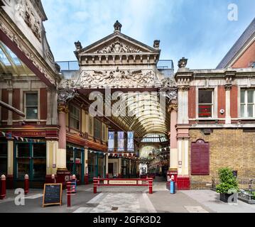 LONDON LEADENHALL PLACE THE ENTRANCE TO LEADENHALL MARKET Stock Photo