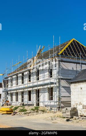 New building being erected on construction site - Loches, Indre-et-Loire (37), France. Stock Photo