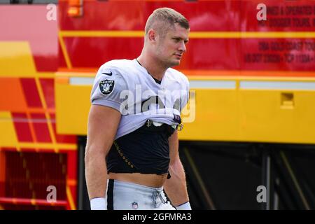 Raiders defensive end Maxx Crosby (98) poses during the second half of an  NFL football game aga …