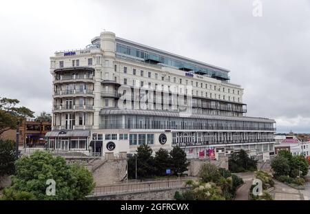 SOUTHEND ON SEA, UNITED KINGDOM - Jun 19, 2021: The Park Inn by Radisson Palace Hotel and Grosvenor Casino in Southend-on-Sea, Essex Stock Photo