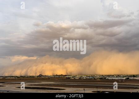 Haboob over Sky Harbor International Airport in Phoenix, Arizona Stock ...