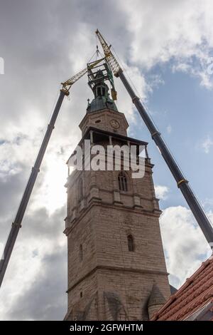 Abbau der Kirchturmspitze der Marktkirche St. Bonifacii in Bad Langensalza Stock Photo