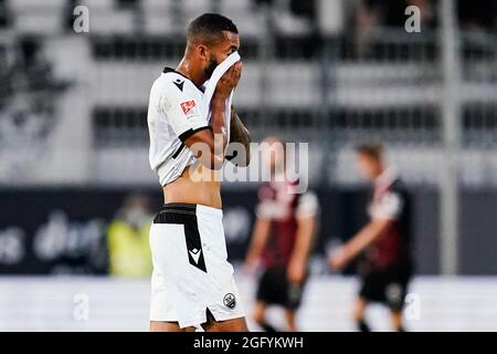 Sandhausen, Germany. 27th Aug, 2021. Football: 2nd Bundesliga, SV Sandhausen - FC Ingolstadt 04, Matchday 5, Hardtwaldstadion. Sandhausen's Cebio Souko gestures after the end of the match. Credit: Uwe Anspach/dpa - IMPORTANT NOTE: In accordance with the regulations of the DFL Deutsche Fußball Liga and/or the DFB Deutscher Fußball-Bund, it is prohibited to use or have used photographs taken in the stadium and/or of the match in the form of sequence pictures and/or video-like photo series./dpa/Alamy Live News Stock Photo