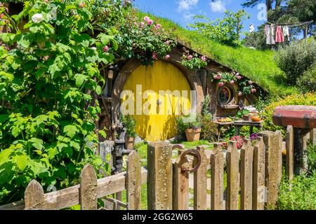 Yellow Door Hobbit Hole Home On The Hobbiton Movie Set For The Lord Of The Rings Movie Trilogy In Matamata New Zealand A Popular Tourist Attraction