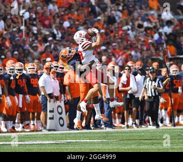 August 28, 2021: Illinois Fighting Illini quarterback Brandon Peters (18)  in action during the NCAA football game between Illinois Fighting Illini vs  Nebraska Cornhuskers at Memorial Stadium in Champaign, Illinois. Dean  Reid/CSM/Sipa