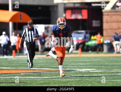 August 28, 2021: Illinois Fighting Illini quarterback Brandon Peters (18)  in action during the NCAA football game between Illinois Fighting Illini vs  Nebraska Cornhuskers at Memorial Stadium in Champaign, Illinois. Dean  Reid/CSM/Sipa