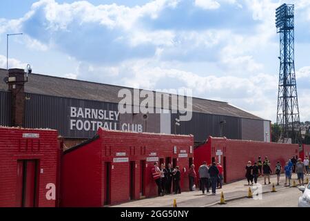 Barnsley, UK. 28th Aug, 2021. outside the Oakwell Stadium, Barnsley in Barnsley, United Kingdom on 8/28/2021. (Photo by Craig Hawkhead/News Images/Sipa USA) Credit: Sipa USA/Alamy Live News Stock Photo