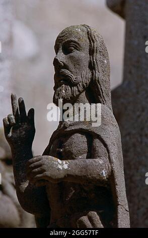 FRANCE. BRITTANY REGION. FINISTERE (29) TOWN OF SAINT-THEGONNEC. PARISH ENCLOSURE (BUILT IN THE 16TH CENTURY). DETAIL OF A SCULPTURE ON STONE Stock Photo