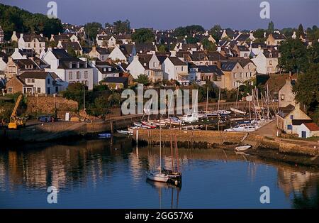 FRANCE. BRITTANY REGION. MORBIHAN (56) THE LITTLE PORT OF BONO, ON THE AURAY RIVER Stock Photo