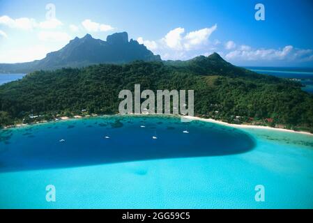 french-polynesia-bora-bora-and-its-magnificent-lagoon-stock-photo-alamy