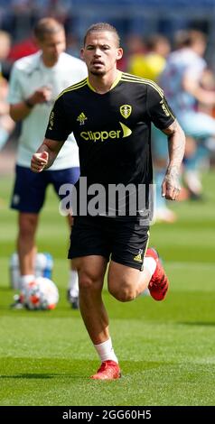 Burnley, UK. 29th Aug, 2021. Kalvin Phillips of Leeds United warms up during the Premier League match at Turf Moor, Burnley. Picture credit should read: Andrew Yates/Sportimage Credit: Sportimage/Alamy Live News Stock Photo