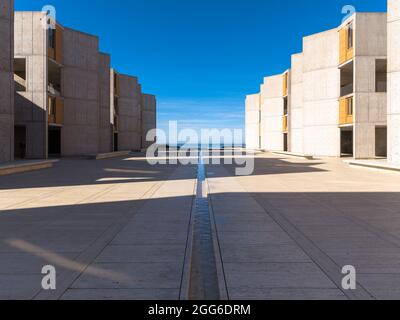 Studies of vantage points in the courtyard of the Salk Institute, La