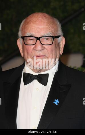 West Hollywood, USA. 27th Feb, 2011. Ed Asner - 27 February 2011 - West Hollywood, California - Vanity Fair Oscar Party hosted by Graydon Carter held at the Sunset Tower Hotel in West Hollywood. Photo Credit: Krista Kennell/Sipa Press/afarkkasipa.022/1102281605 Credit: Sipa USA/Alamy Live News Stock Photo