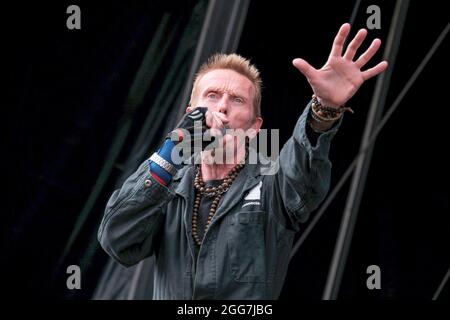 Portsmouth, UK. 28th Aug, 2021. Vocalist Rob Birch of Stereo MCs Hip hop group performs live on stage at the Victorious Festival. (Photo by Dawn Fletcher-Park/SOPA Images/Sipa USA) Credit: Sipa USA/Alamy Live News Stock Photo