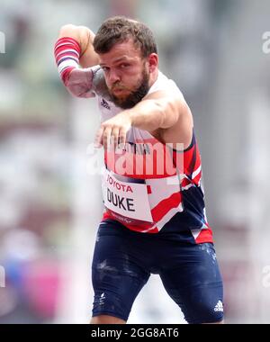 Great Britain's Kyron Duke competes in the Men's Shot Put - F41 at the Olympic Stadium during day six of the Tokyo 2020 Paralympic Games in Japan. Picture date: Monday August 30, 2021. Stock Photo