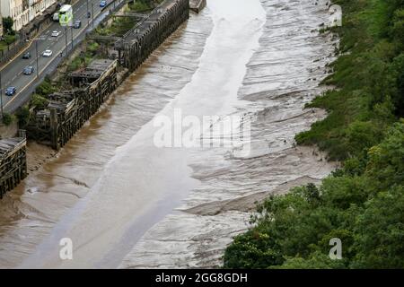 Bristol, UK. 15th Aug, 2021. River Avon at low tide with visible mud banks in Bristol. (Photo by Dinendra Haria /SOPA Images/Sipa USA) Credit: Sipa USA/Alamy Live News Stock Photo