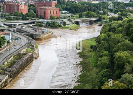 Bristol, UK. 15th Aug, 2021. River Avon at low tide with visible mud banks in Bristol. (Photo by Dinendra Haria /SOPA Images/Sipa USA) Credit: Sipa USA/Alamy Live News Stock Photo