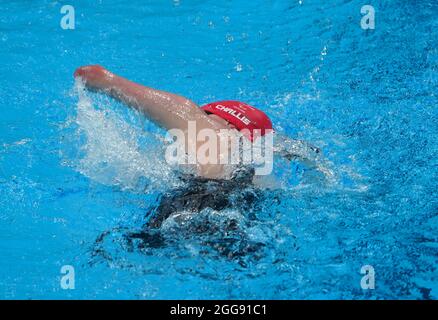 Tokio, Japan. 30th Aug, 2021. Paralympics: Para swimming, women, 100m freestyle, at Tokyo Aquatics Centre. Ellie Challis (Great Britain). Credit: Marcus Brandt/dpa/Alamy Live News Stock Photo