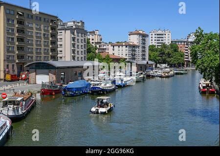 The Port Saint-Sauveur at the Canal du Midi of Toulouse, France Stock Photo