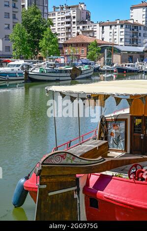 The Port Saint-Sauveur at the Canal du Midi of Toulouse, France Stock Photo