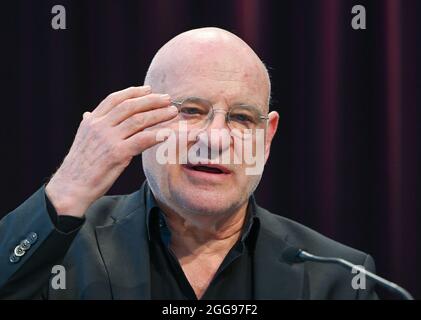 Neuhardenberg, Germany. 28th Aug, 2021. Christian Redl, actor, photographed during a reading rehearsal on stage for the summer programme at Schloss Neuhardenberg. Credit: Patrick Pleul/dpa-Zentralbild/ZB/dpa/Alamy Live News Stock Photo