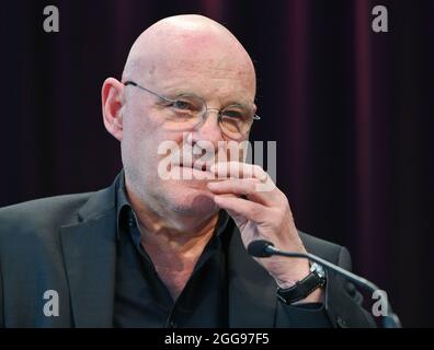 Neuhardenberg, Germany. 28th Aug, 2021. Christian Redl, actor, photographed during a reading rehearsal on stage for the summer programme at Schloss Neuhardenberg. Credit: Patrick Pleul/dpa-Zentralbild/ZB/dpa/Alamy Live News Stock Photo